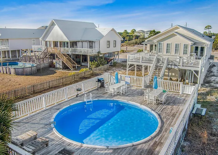 Entire Duplex Walk To Private Pool Large Deck Holiday home *