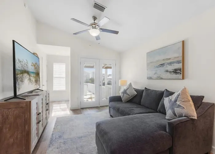 Entire Duplex Walk To Private Pool Large Deck *