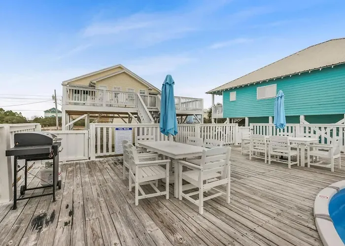 Holiday home Entire Duplex Walk To Private Pool Large Deck *