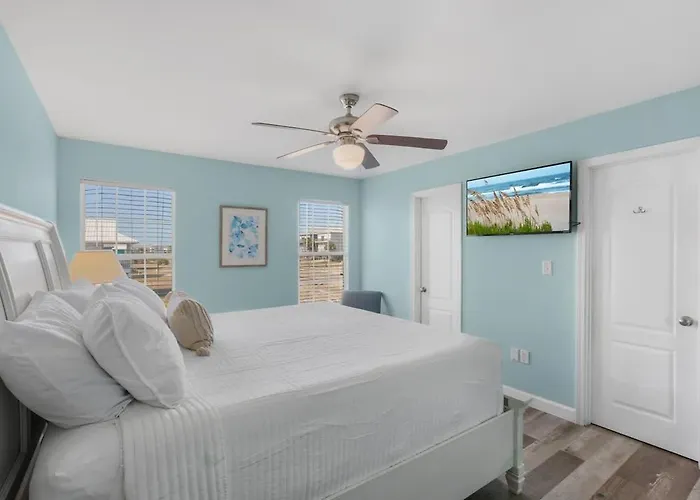Entire Duplex Walk To Private Pool Large Deck Holiday home Gulf Shores